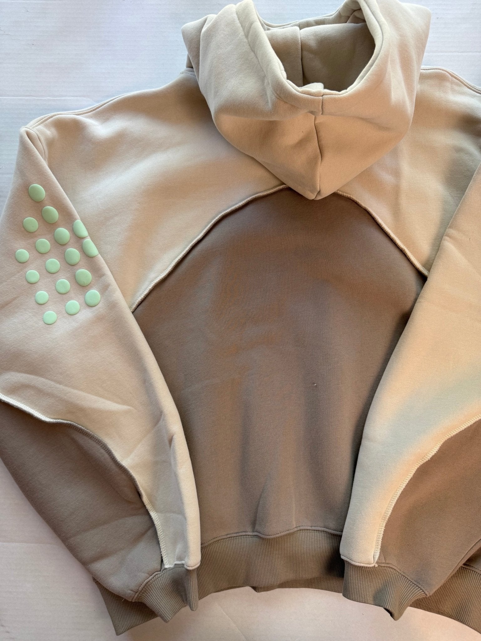 Huni Design Mona Thomas Puffy Hoodie Cream Sage Color Block Raised Logo Size L - thriftgoblinTops