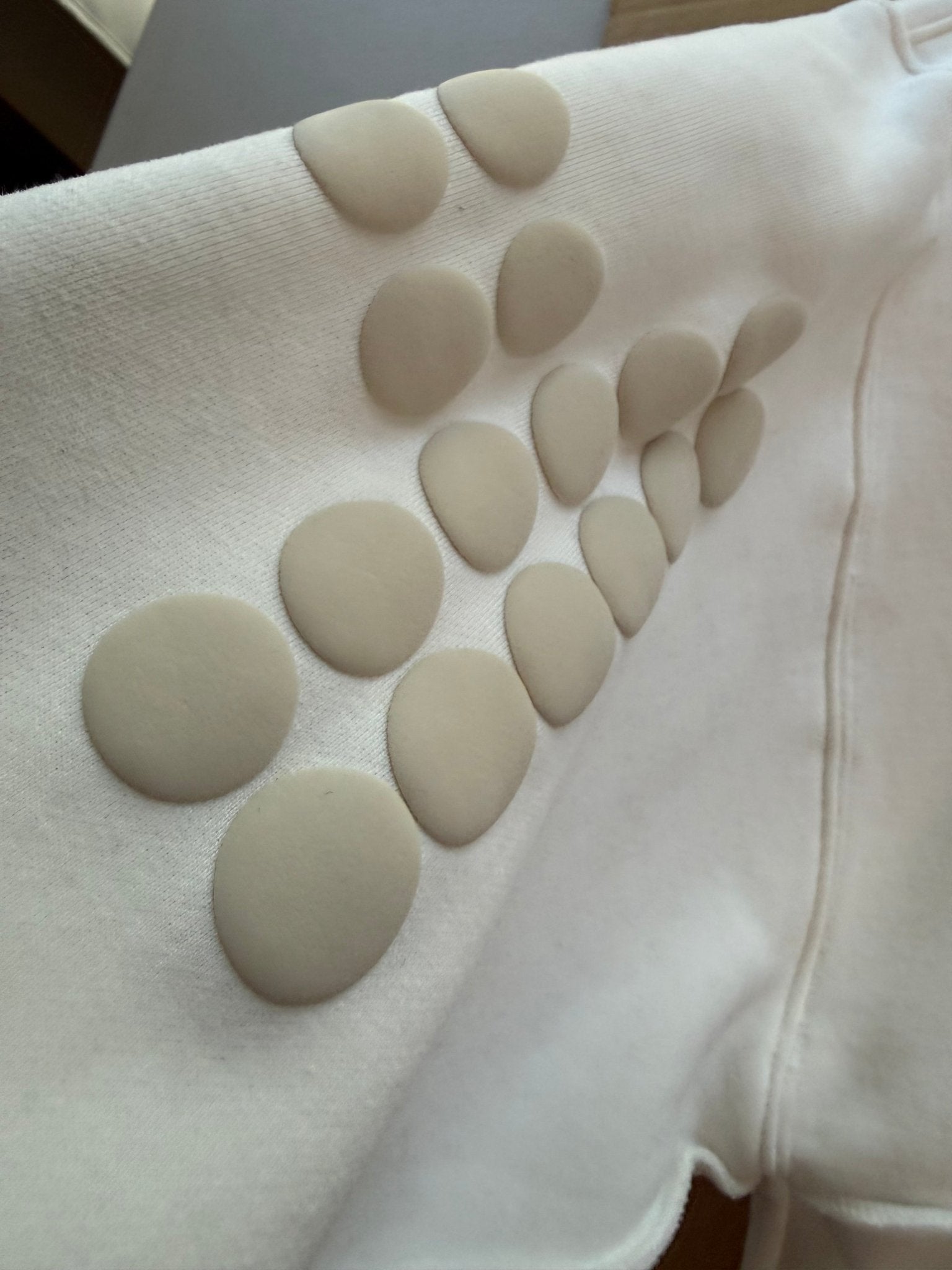 Huni Design Mona Thomas White Hoodie XL Puff Logo 3D Dot Sleeve Est 2018 - thriftgoblinTops