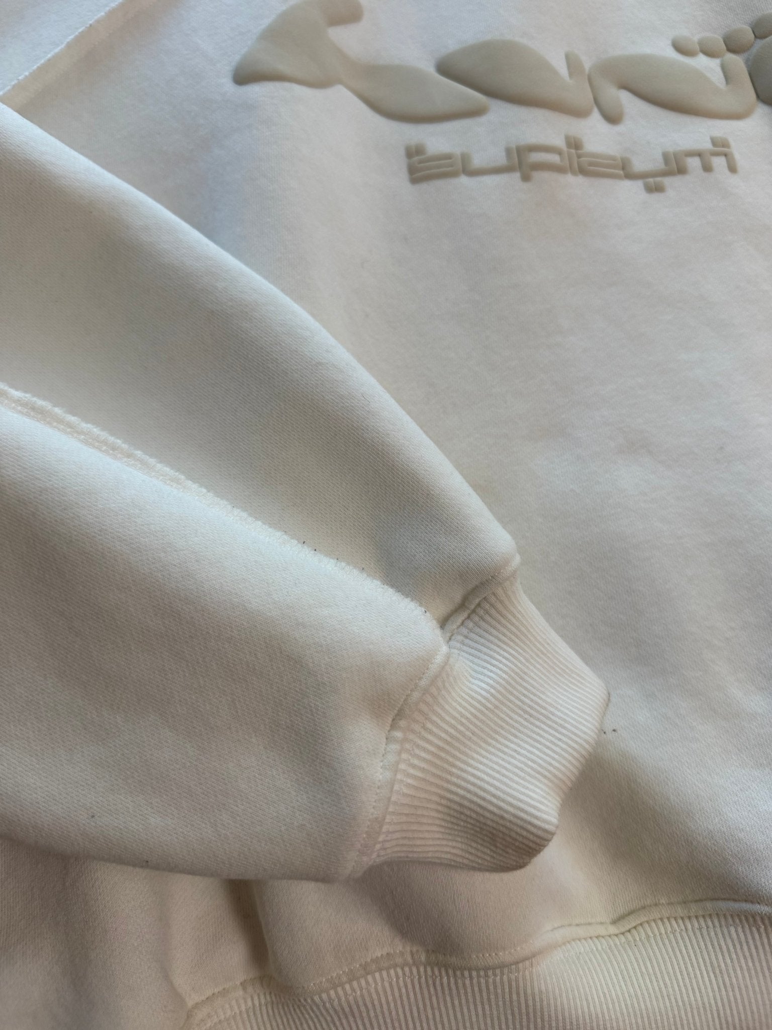 Huni Design Mona Thomas White Hoodie XL Puff Logo 3D Dot Sleeve Est 2018 - thriftgoblinTops