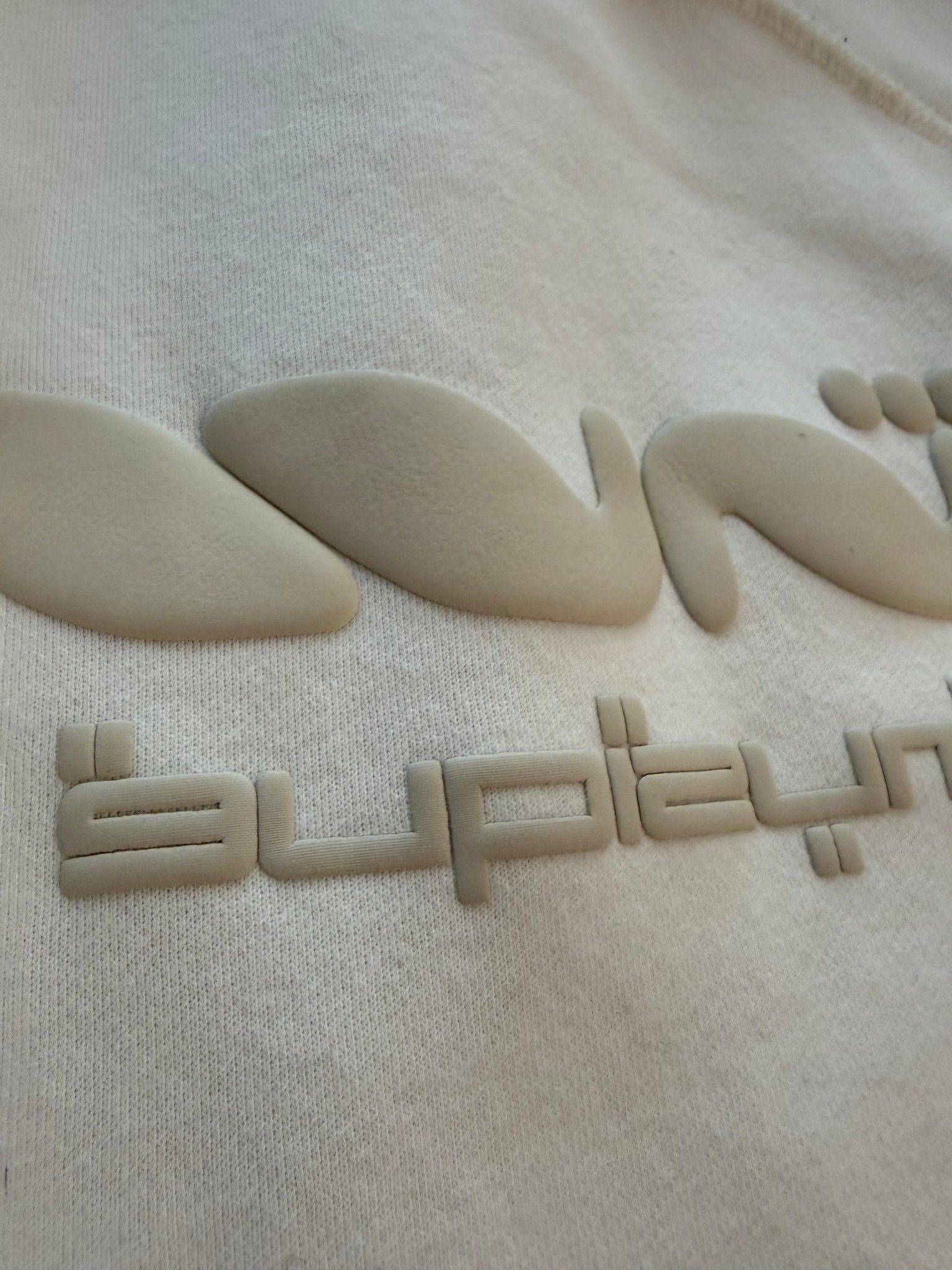 Huni Design Mona Thomas White Hoodie XL Puff Logo 3D Dot Sleeve Est 2018 - thriftgoblinTops