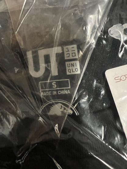 Jurassic World Collab Hajime Sorayama Uniqlo Black 85 Million Mens Shirt Small - thriftgoblin