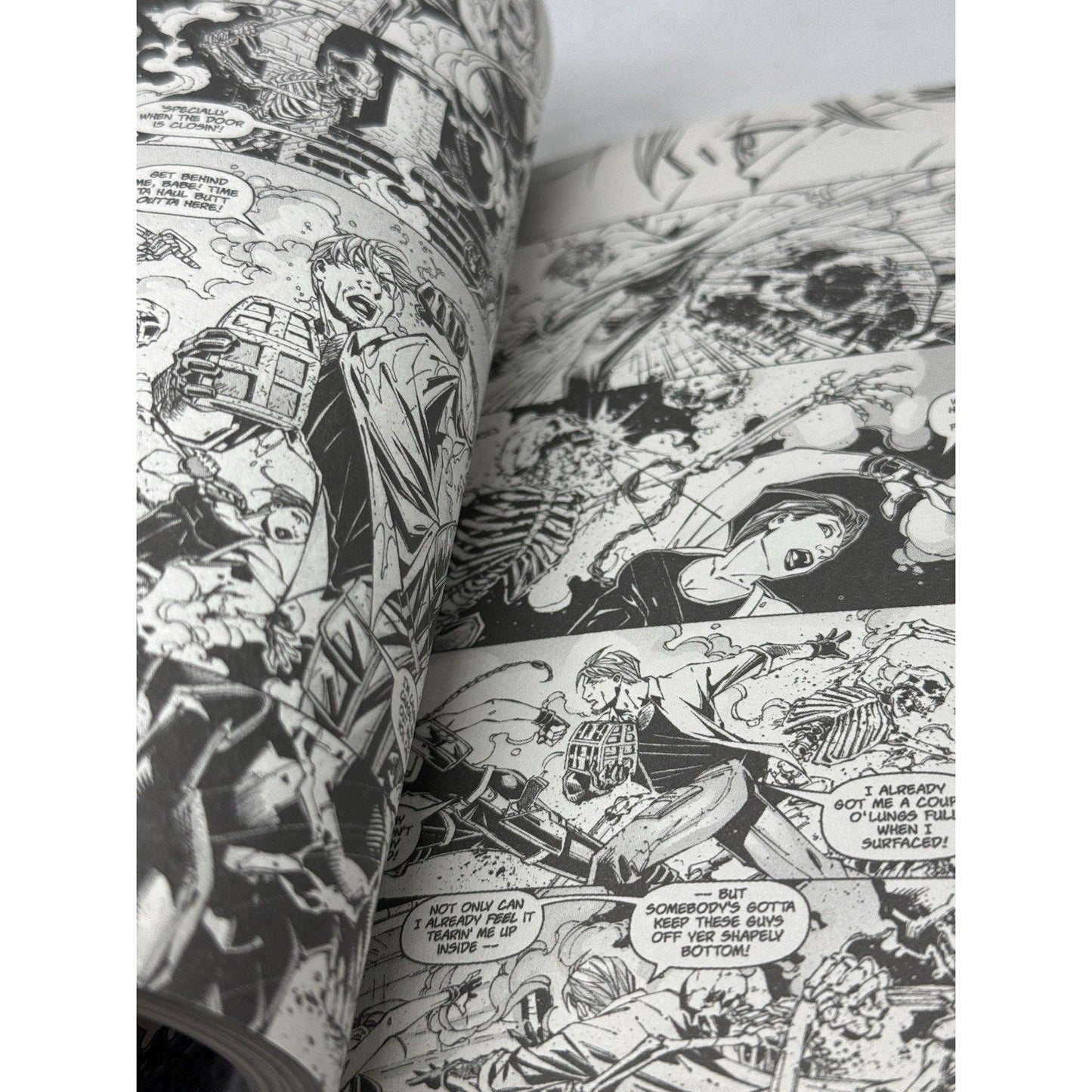 Lara Croft Tomb Raider Tankobon Vol II Bandai Entertainment Top Cow Manga Rare - thriftgoblin