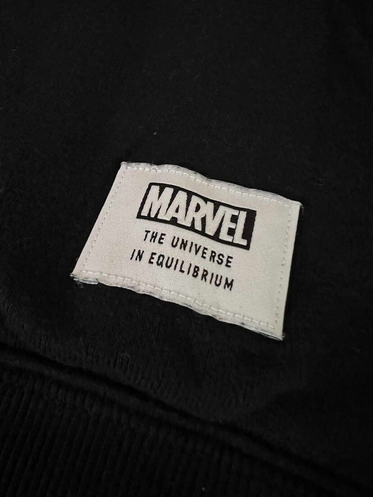 Marvel Mens Hoodie Sweater Size XS Black Uniqlo Pockets Pullover Jumper - thriftgoblin