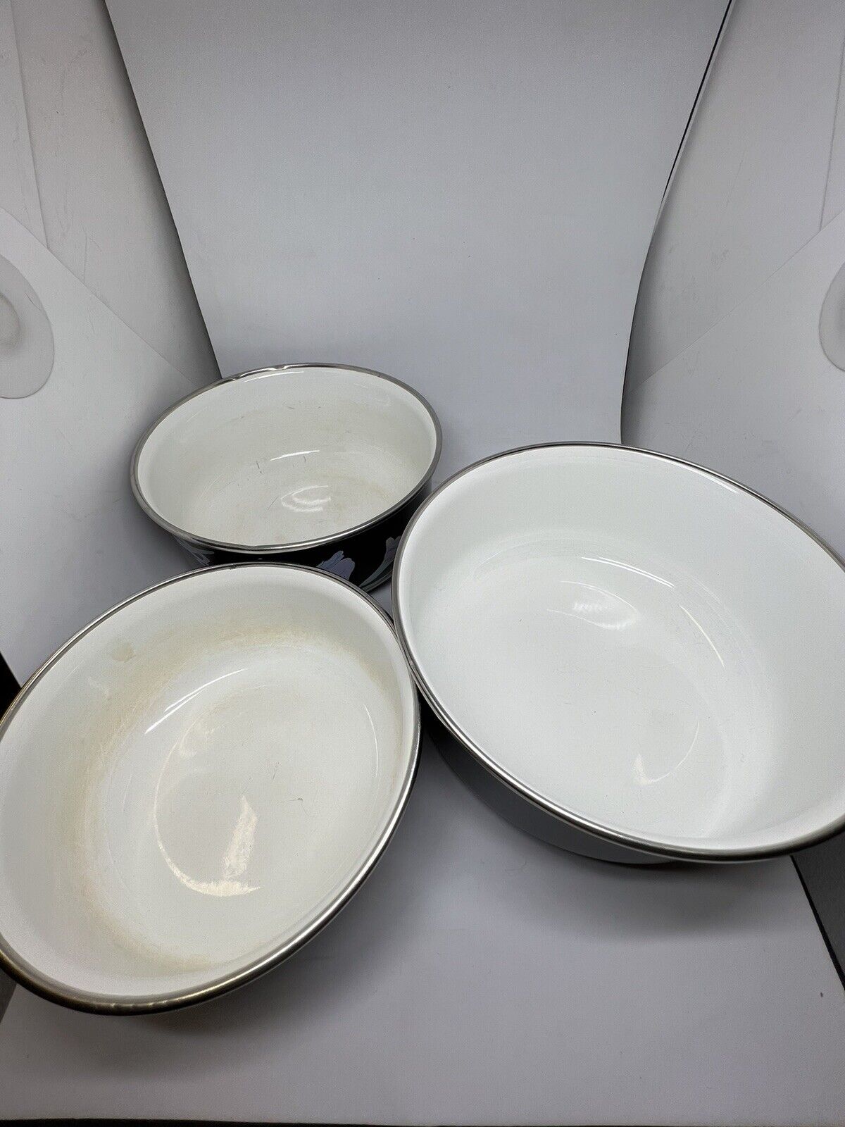 Mikasa Vintage Set of 3 UN710 Charisma Black 531, 532 & 533 Serving Bowls Flower - thriftgoblin
