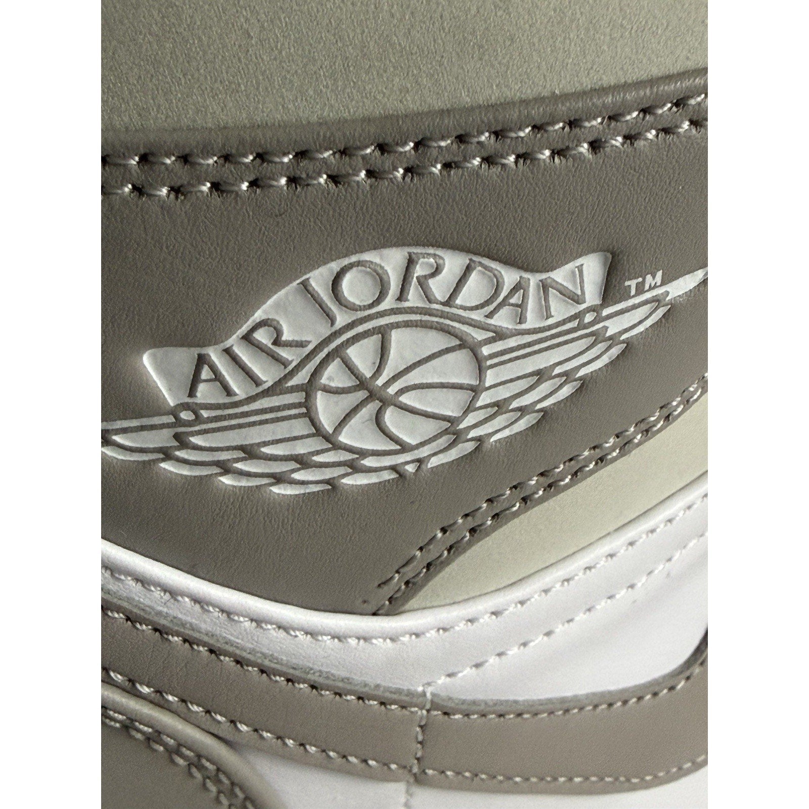Nike Air Jordan 1 Mid College Grey Light Bone White 554724 - 082 Men’s Size 12 Fye - thriftgoblin