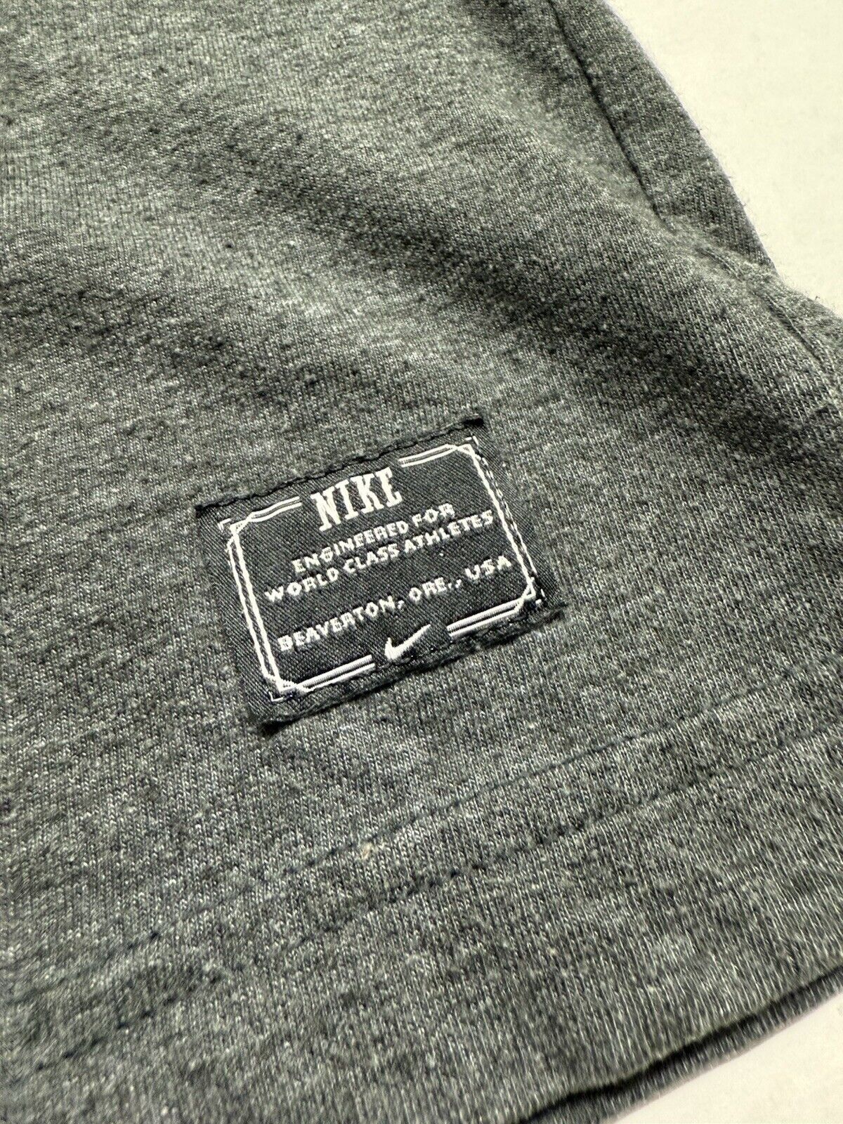 Nike SB x Neckface T-Shirt Men Large Grey Lights Out Worldwide Logo Graffiti Art - thriftgoblin