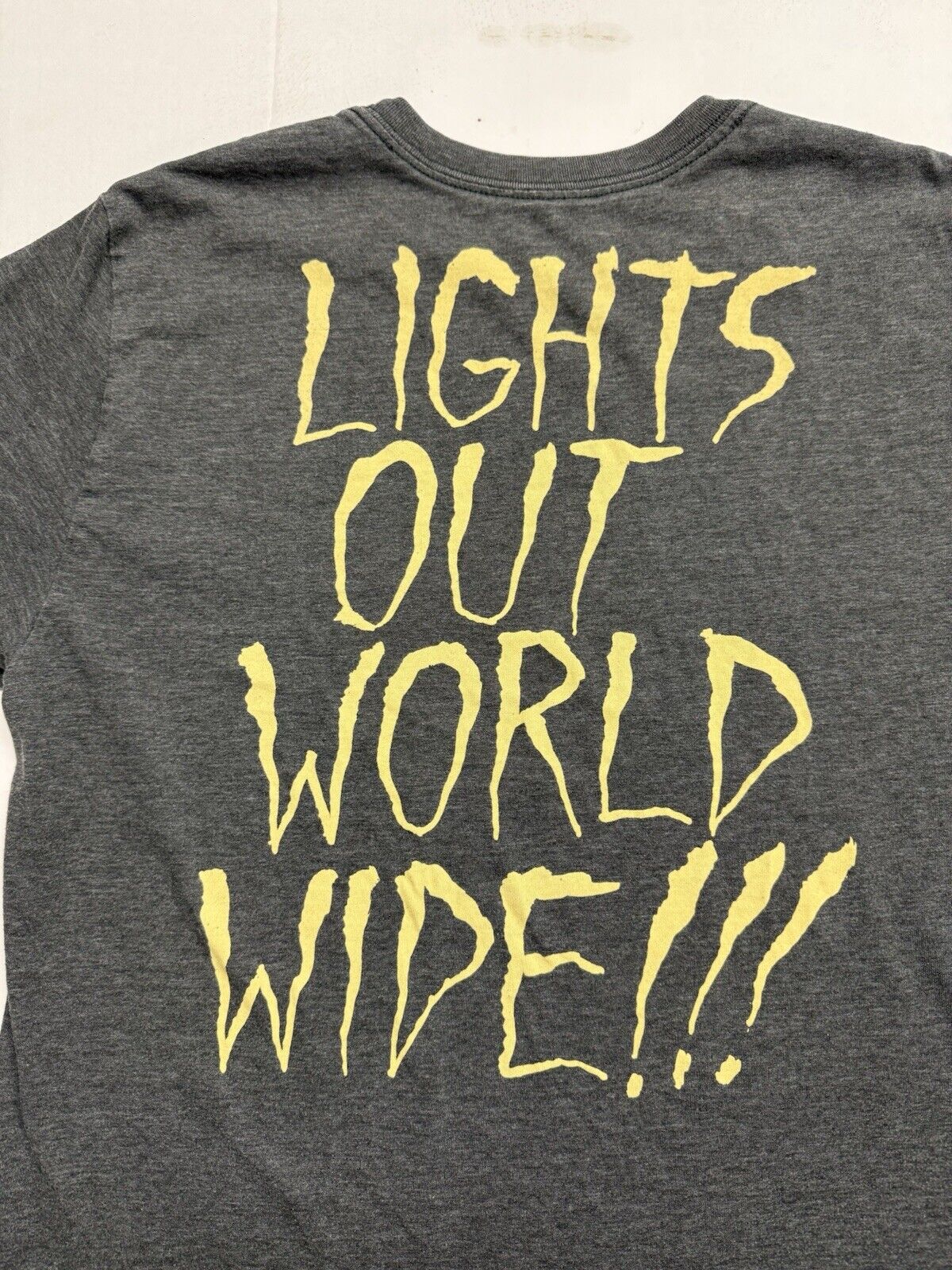 Nike SB x Neckface TShirt Men Medium Grey Lights Out Worldwide Logo Graffiti Art - thriftgoblin