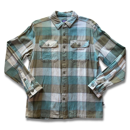 Patagonia Men's Long - Sleeved Green Flannel Shirt Size S Organic Cotton Classic - thriftgoblin