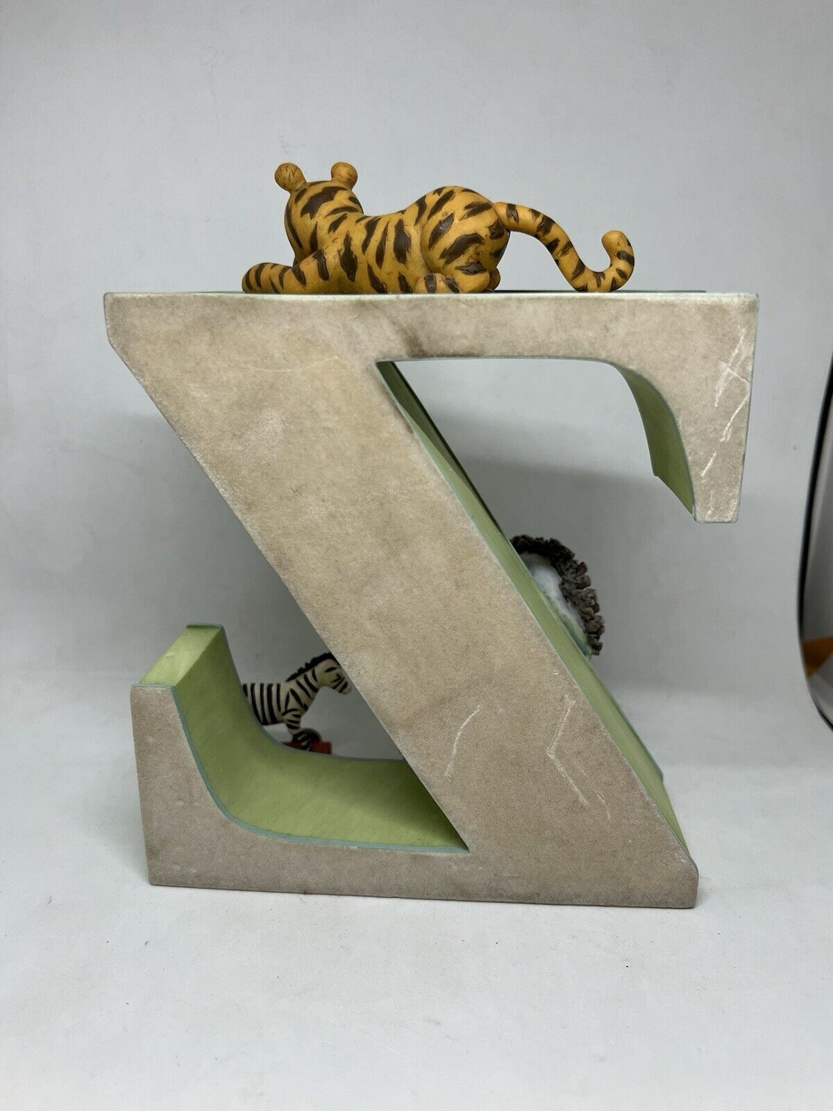 Quality Bookends Disney’s Winnie the Pooh "A" to "Z" Large Michel & Co. Sturdy - thriftgoblin