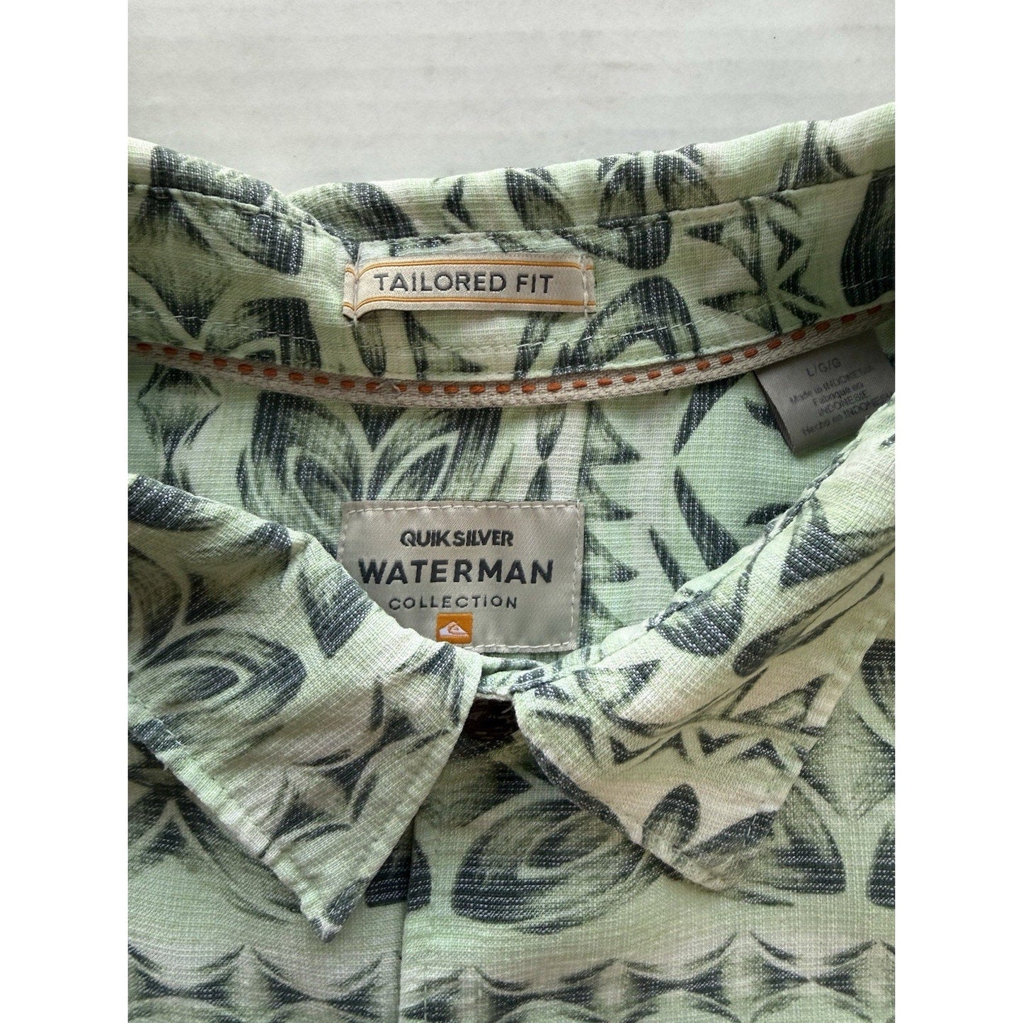 Quiksilver Waterman Collection Tailored Fit Hawaiian Shirt Men Large Sage Green - thriftgoblin