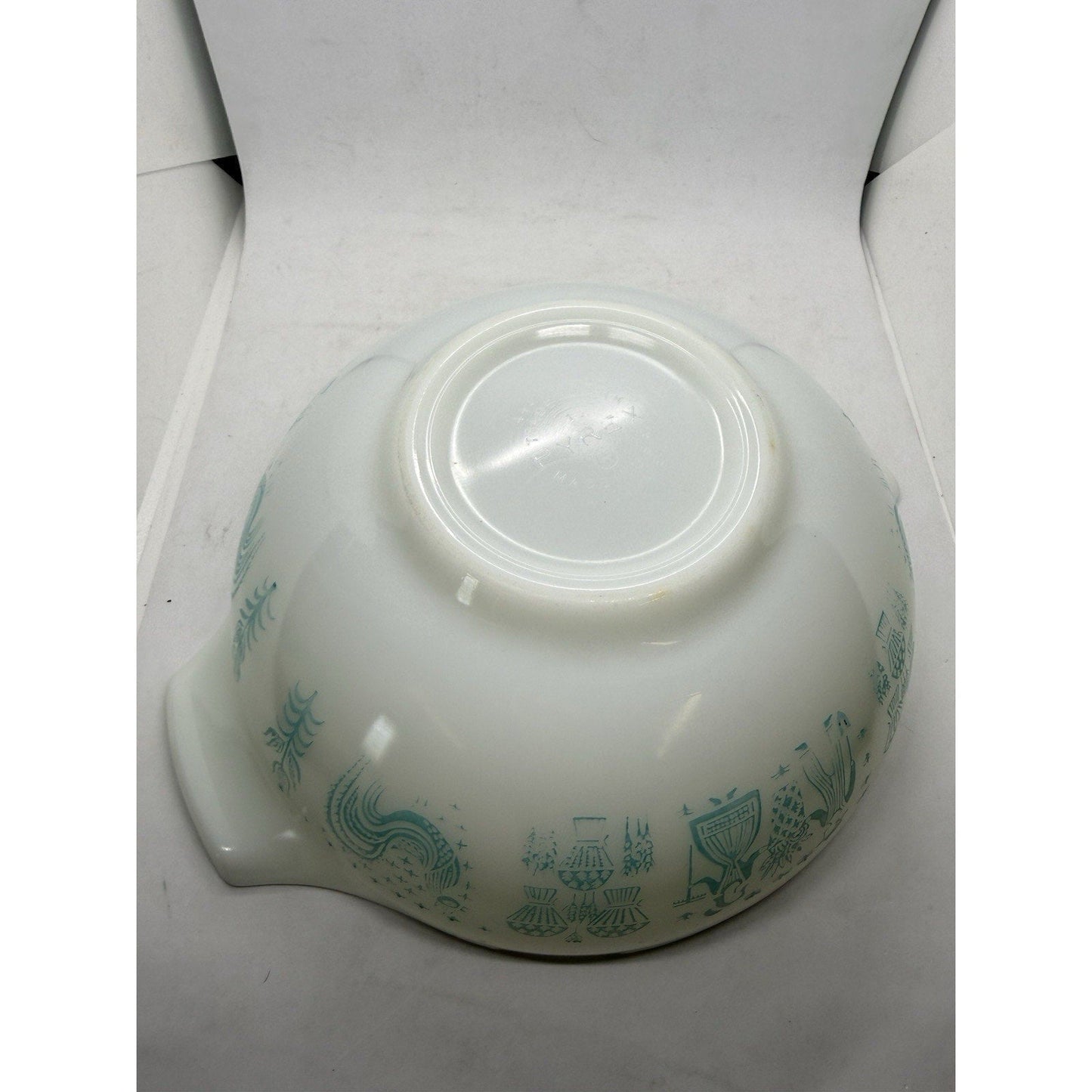 Rooster Pyrex 2 1/2 QT Cinderella Mixing Bowl 443 Turquoise On White Butterprint - thriftgoblin