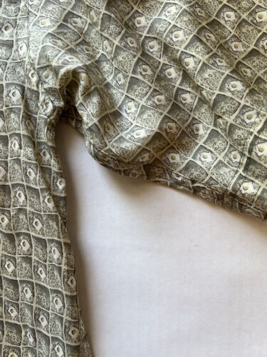 Summa Men Shirt Size L Beige THIN Silk Nylon All Over Print Short Sleeve - thriftgoblin