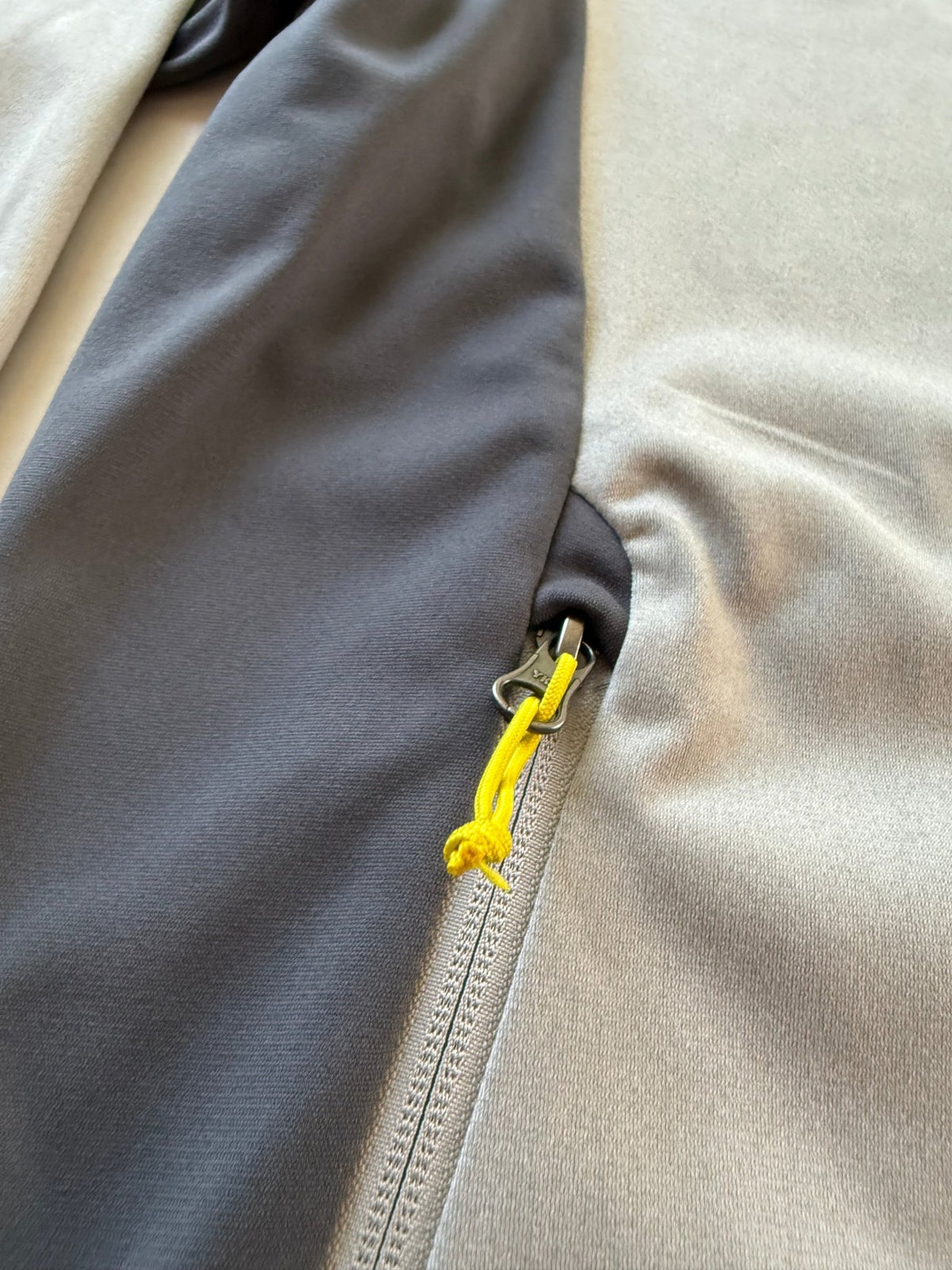 The North Face 100 Weight Cinder Full Zip Fleece Jacket Mens L Light Grey NWT - Thrift GoblinJacket