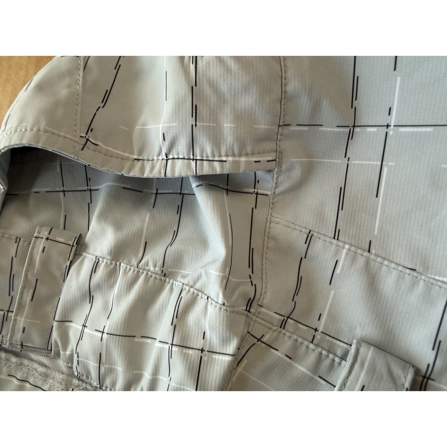 The North Face Women’s Shorts Size Large White Gray Plaid Zip Pocket Hiking - thriftgoblin