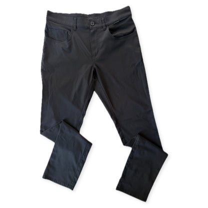 TravisMathew Black Golf Pants Size 30 Tapered Style HM7435 Mens - Thrift GoblinPants