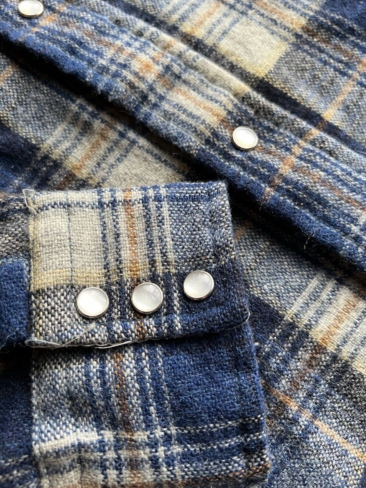 Vintage Mervyn’s Collection Wool Blend Plaid Flannel Blue Khaki Men’s Medium - thriftgoblin