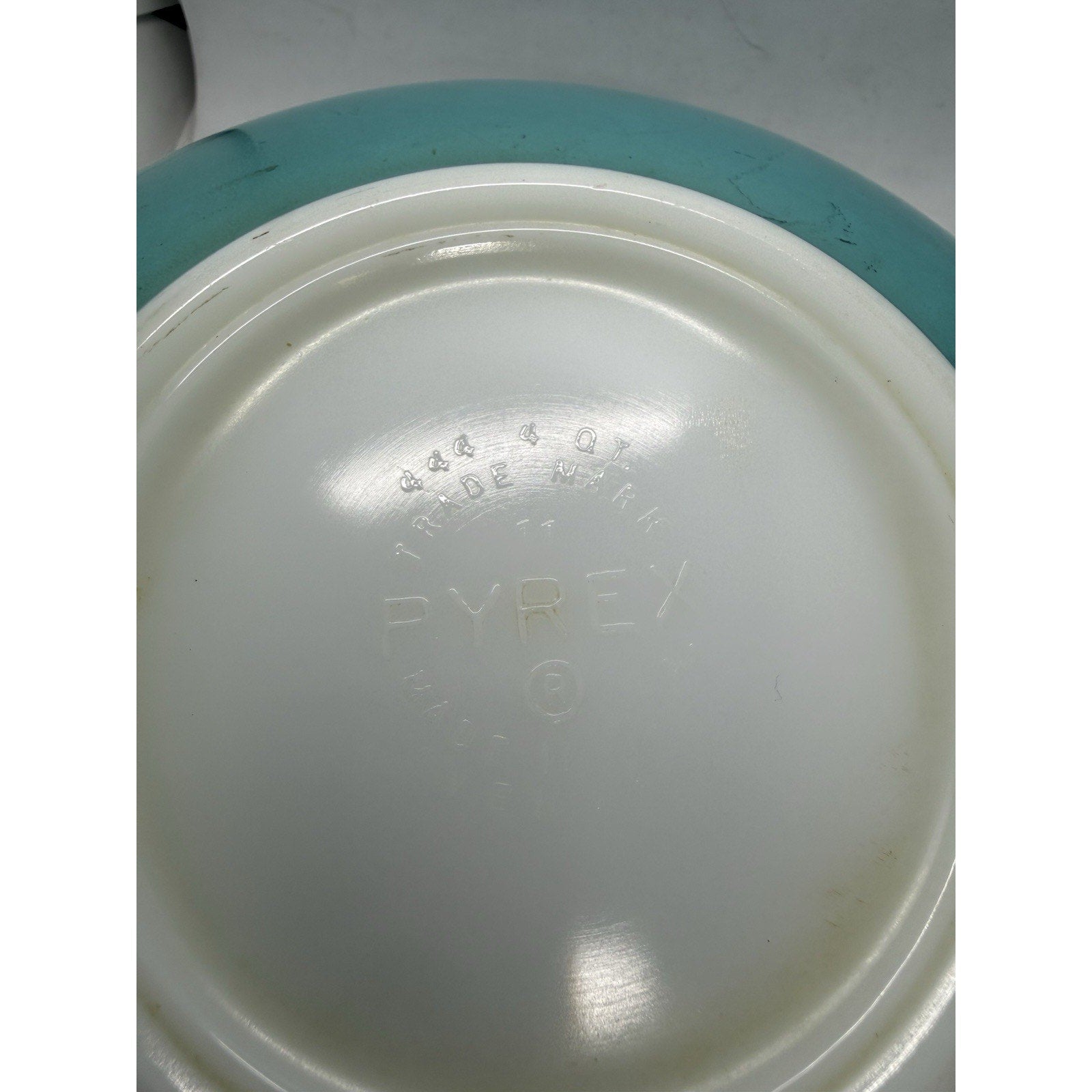 Vintage Pyrex Amish Butterprint Turquoise 444 Cinderella Mixing Bowl 4Qt USA - thriftgoblin
