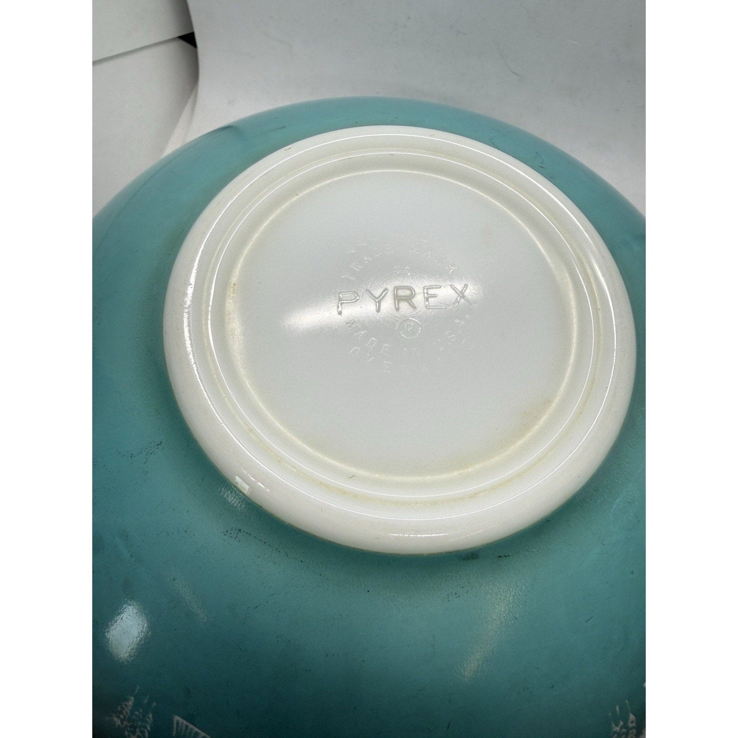Vintage Pyrex Amish Butterprint Turquoise 444 Cinderella Mixing Bowl 4Qt USA - thriftgoblin