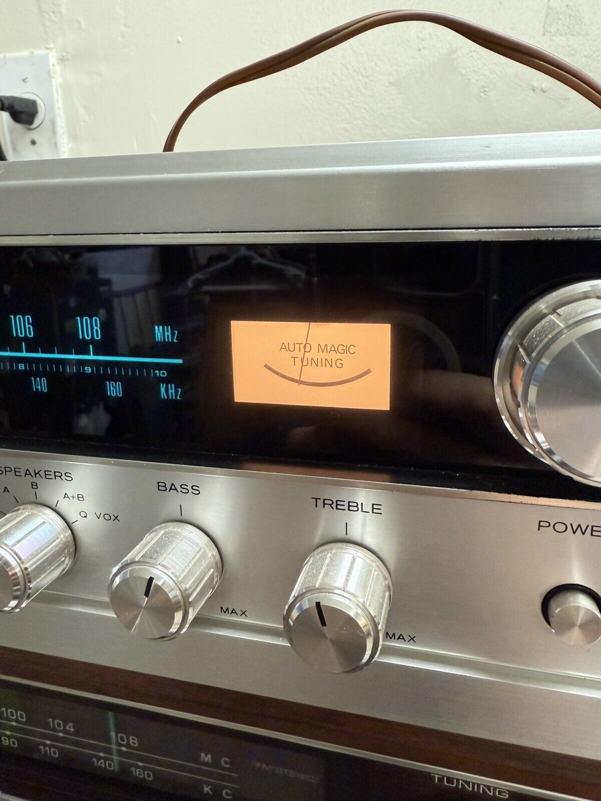VINTAGE REALISTIC STA - 84 STEREO RECEIVER TESTED Turns On Beautiful Sound System - thriftgoblin
