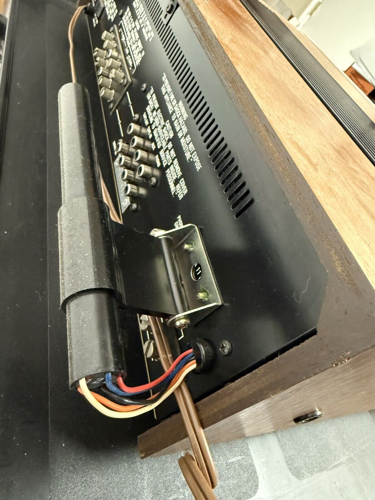 VINTAGE REALISTIC STA - 84 STEREO RECEIVER TESTED Turns On Beautiful Sound System - thriftgoblin