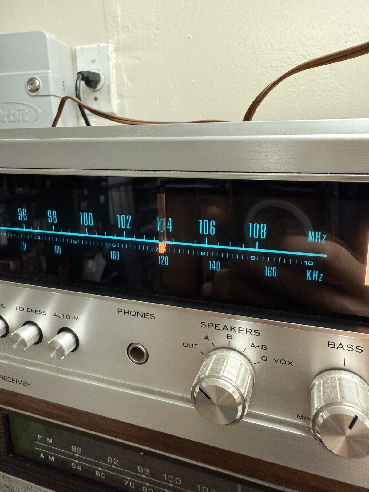 VINTAGE REALISTIC STA - 84 STEREO RECEIVER TESTED Turns On Beautiful Sound System - thriftgoblin