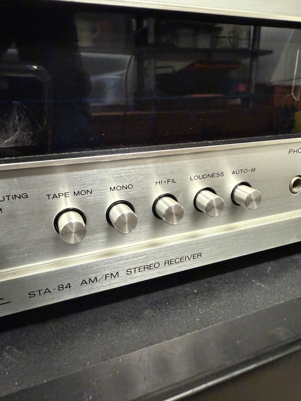 VINTAGE REALISTIC STA - 84 STEREO RECEIVER TESTED Turns On Beautiful Sound System - thriftgoblin